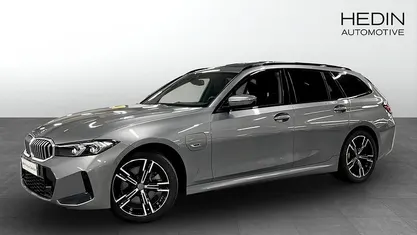 Begagnad 2023 BMW 330e M Sport Kombi | 398 700 kr (Marknadspris)