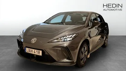 Grå Begagnad 2023 MG MG4 EV Halvkombi | 254 900 kr (Marknadspris)