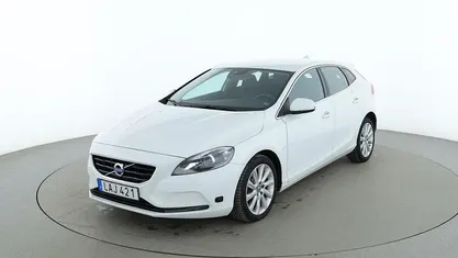 Begagnad 2015 Volvo V40 Momentum Kombi | 144 000 kr (Marknadspris)