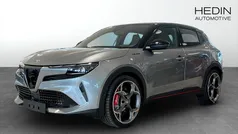Begagnad 2025 Alfa Romeo Junior Veloce Halvkombi | 527 800 kr (Marknadspris)