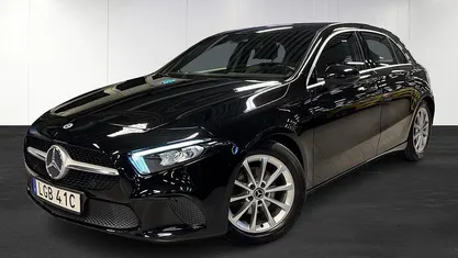 Svart Begagnad 2019 Mercedes A180 Progressive Halvkombi | 189 900 kr (Marknadspris)