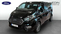Svart (black) Begagnad 2023 Ford Tourneo Custom Minibuss | 449 900 kr (Marknadspris)