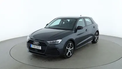 Grå Begagnad 2020 Audi A1 Sportback Advanced Halvkombi | 203 000 kr (Marknadspris)