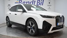 Mineralvit metallic Begagnad 2024 BMW iX Comfort Edition SUV | 789 500 kr (Marknadspris)