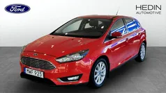Röd (red) Begagnad 2015 Ford Focus Halvkombi | 84 900 kr (Marknadspris)