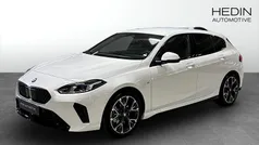Vit (white) Begagnad 2025 BMW 120 M Sport Halvkombi | 419 700 kr (Marknadspris)