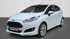 Vit Begagnad 2016 Ford Fiesta Titanium Halvkombi | 89 500 kr (Marknadspris)