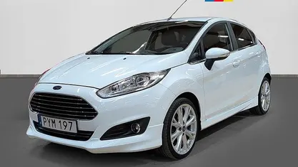 Vit Begagnad 2016 Ford Fiesta Titanium Halvkombi | 89 500 kr (Marknadspris)