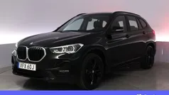 Svart Begagnad 2021 BMW X1 Sport Line SUV | 324 900 kr (Marknadspris)