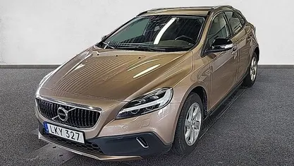 Begagnad 2017 Volvo V40 Halvkombi | 174 900 kr