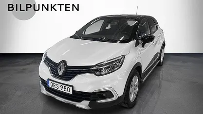 Vit/svart tak Begagnad 2017 Renault Captur SUV | 134 900 kr (Marknadspris)