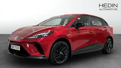 Röd (red) Begagnad 2023 MG MG4 EV Halvkombi | 239 900 kr (Marknadspris)