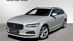 Vit Begagnad 2022 Volvo V90 Momentum Kombi | 339 900 kr (Marknadspris)