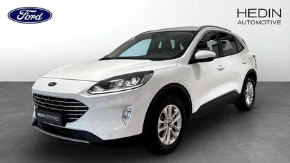 Begagnad Ford Kuga Titanium 224 HK (164 kW) 2023 Frozen white SUV