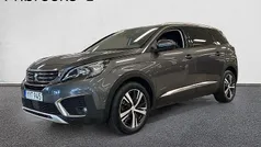Grå Begagnad 2017 Peugeot 5008 Allure Minibuss | 199 800 kr (Marknadspris)