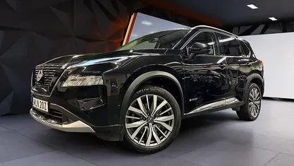 Svart Begagnad 2024 Nissan X-Trail Tekna+ SUV | 399 900 kr (Bra pris)