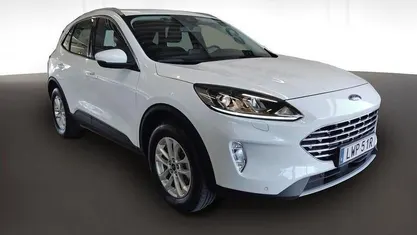 Vit Begagnad 2022 Ford Kuga Titanium SUV | 244 900 kr (Marknadspris)