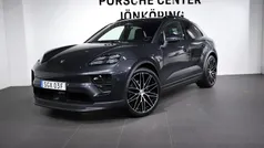 Grå (black) Ny 2025 Porsche Macan SUV | 1 248 300 kr (Lite dyr)
