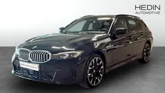 Svart (black) Begagnad 2025 BMW 330e M Sport Kombi | 514 700 kr (Marknadspris)