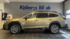 Grön Begagnad 2023 Subaru Outback SUV | 389 900 kr (Marknadspris)