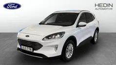 Frozen white Begagnad 2022 Ford Kuga Titanium SUV | 269 900 kr (Marknadspris)