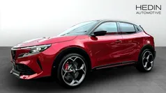 Röd Ny 2025 Alfa Romeo Junior Veloce Halvkombi | 544 900 kr