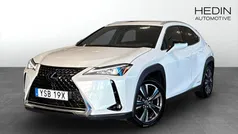 Vit (white) Begagnad 2020 Lexus UX 250h E-FOUR SUV | 269 900 kr (Marknadspris)