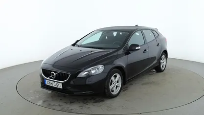 Svart Begagnad 2017 Volvo V40 Kinetic Halvkombi | 129 000 kr (Marknadspris)