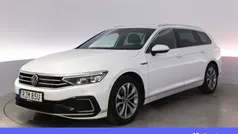 Vit Begagnad 2021 VW Passat Active Kombi | 258 900 kr (Marknadspris)