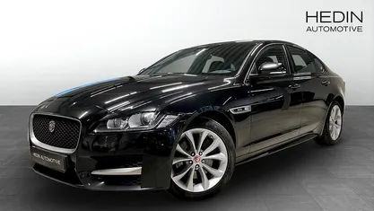 Svart (black) Begagnad 2018 Jaguar XF R-Sport Sedan | 184 700 kr