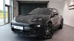Grå Ny 2025 Porsche Macan SUV | 1 131 200 kr (Bra pris)