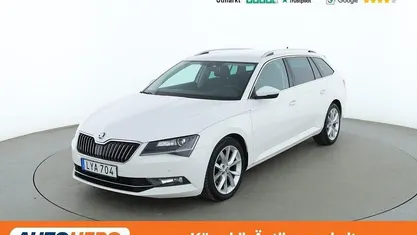 Vit Begagnad 2015 Skoda Superb Style Kombi | 172 000 kr (Marknadspris)