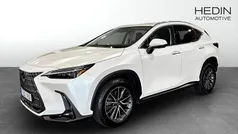 Vit (white) Begagnad 2023 Lexus NX450h+ SUV | 549 900 kr (Marknadspris)