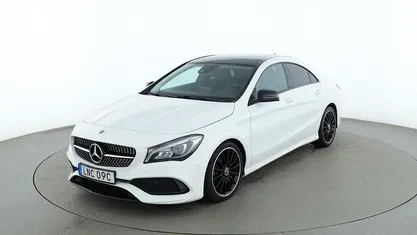 Vit Begagnad 2019 Mercedes CLA200 AMG line Sportkupé | 229 000 kr (Marknadspris)