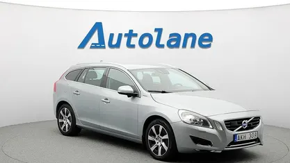 Silver Begagnad 2013 Volvo V60 Summum Kombi | 159 900 kr (Marknadspris)