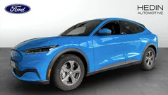 Blå (blue) Begagnad 2022 Ford Mustang Mach-E Standard Range SUV | 384 900 kr (Marknadspris)