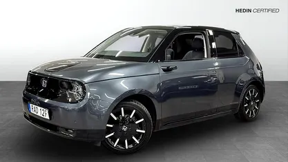 Svart Begagnad 2022 Honda e Advance Halvkombi | 229 900 kr (Marknadspris)