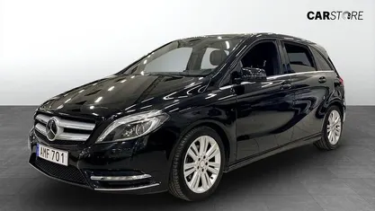 Svart Begagnad 2013 Mercedes B180 Minibuss | 94 900 kr (Marknadspris)