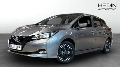 Svart Begagnad 2023 Nissan Leaf Acenta Halvkombi | 189 900 kr (Marknadspris)