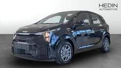 Svart (black) Ny 2025 Kia Picanto Halvkombi | 184 120 kr (Marknadspris)