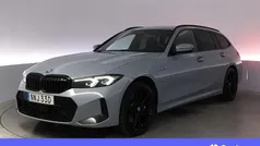 Grå Begagnad 2023 BMW 330e M Sport Kombi | 464 900 kr (Marknadspris)