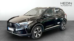 Svart (black) Begagnad 2022 MG ZS Luxury Sedan | 249 900 kr (Superpris)