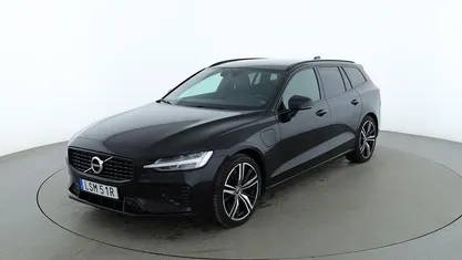 Svart Begagnad 2021 Volvo V60 R-Design Kombi | 263 000 kr (Marknadspris)