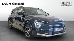 Svart (black) Begagnad 2023 Kia Niro Advance SUV | 369 900 kr (Marknadspris)