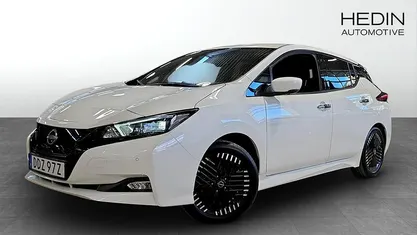 Begagnad Nissan Leaf N-Connecta 108 kW (147 HK) 2023 Vit Halvkombi