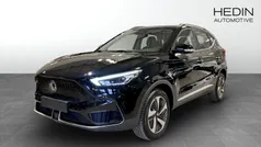 Svart (black) Begagnad 2023 MG ZS Comfort Sedan | 327 490 kr (Marknadspris)