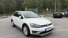 Vit Begagnad 2017 VW Golf Alltrack Kombi | 144 900 kr (Marknadspris)