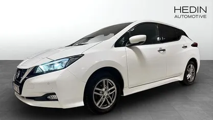 Svart Begagnad 2021 Nissan Leaf N-Connecta Halvkombi | 189 900 kr (Marknadspris)