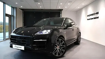 Ny Porsche Cayenne Black Edition 470 HK (345 kW) 2026 Svart SUV