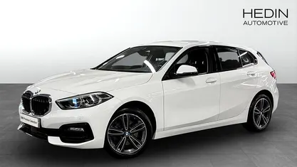 Begagnad BMW 118 Sport Line 136 HK (100 kW) 2023 Halvkombi